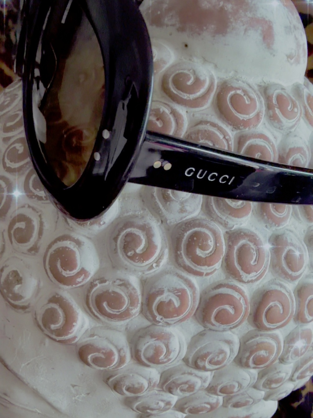 Gucci Black Oval Sunglasses with Amber/Brown Lenses - Picture 2 of 4